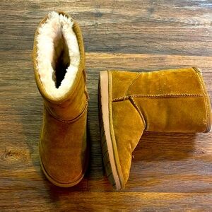 Minnietonka winter boots size 7